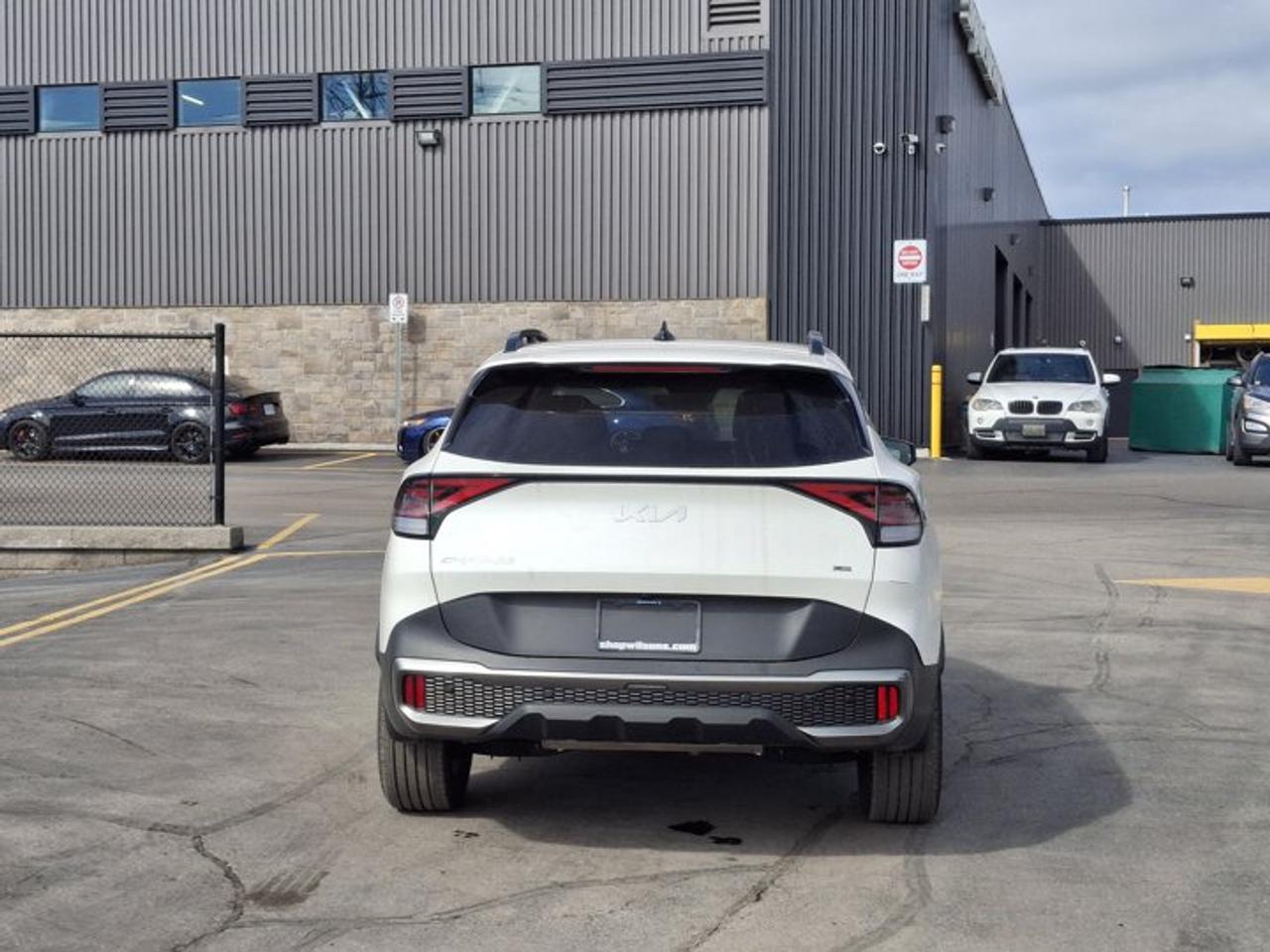 2023 Kia Sportage X-Line Limited | Pano Roof | Quilted Leather | Heated + Ventilated Seats | Heated Steering & More ! Photo3