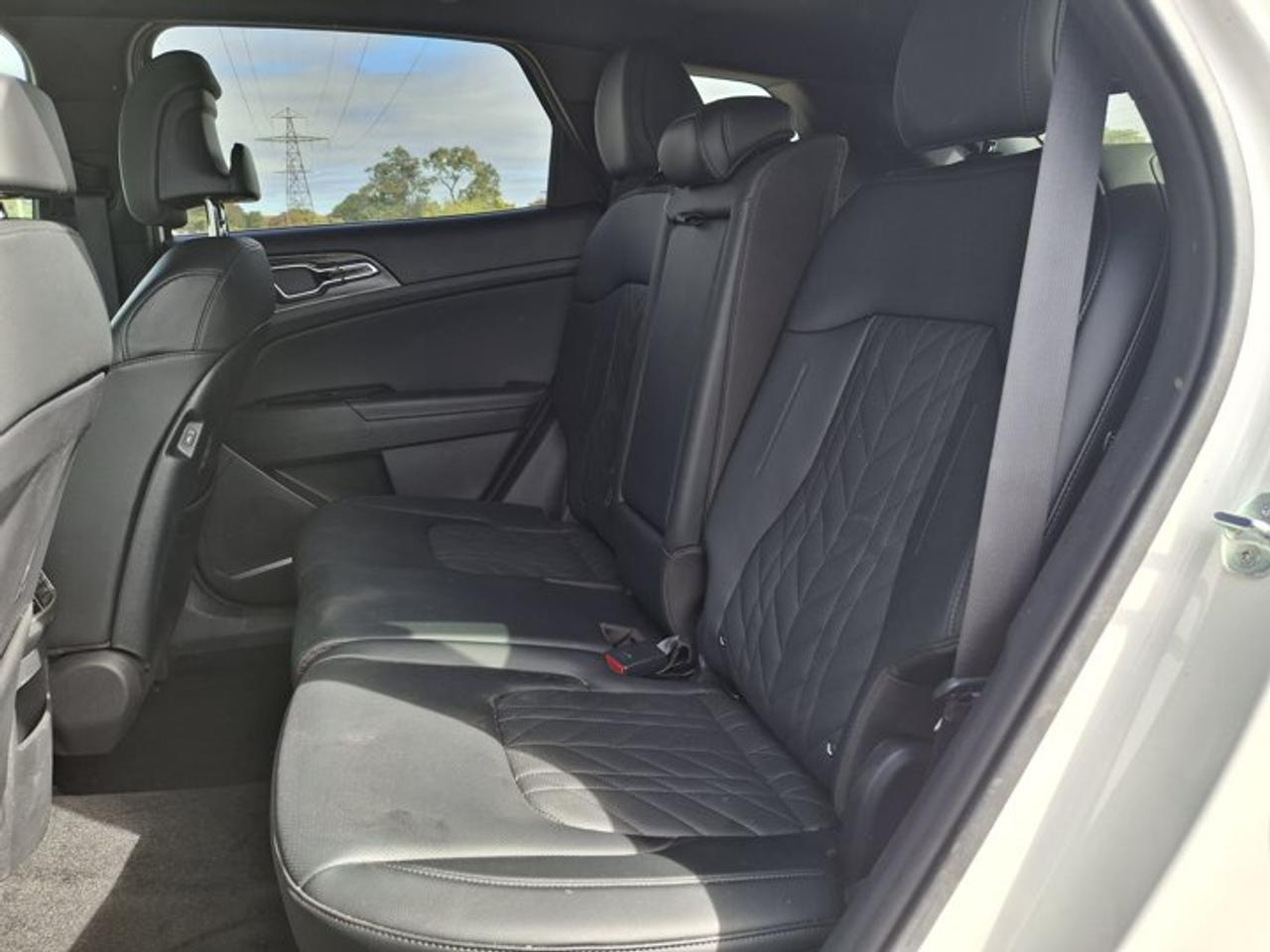 2023 Kia Sportage X-Line Limited | Pano Roof | Quilted Leather | Heated + Ventilated Seats | Heated Steering & More ! Photo