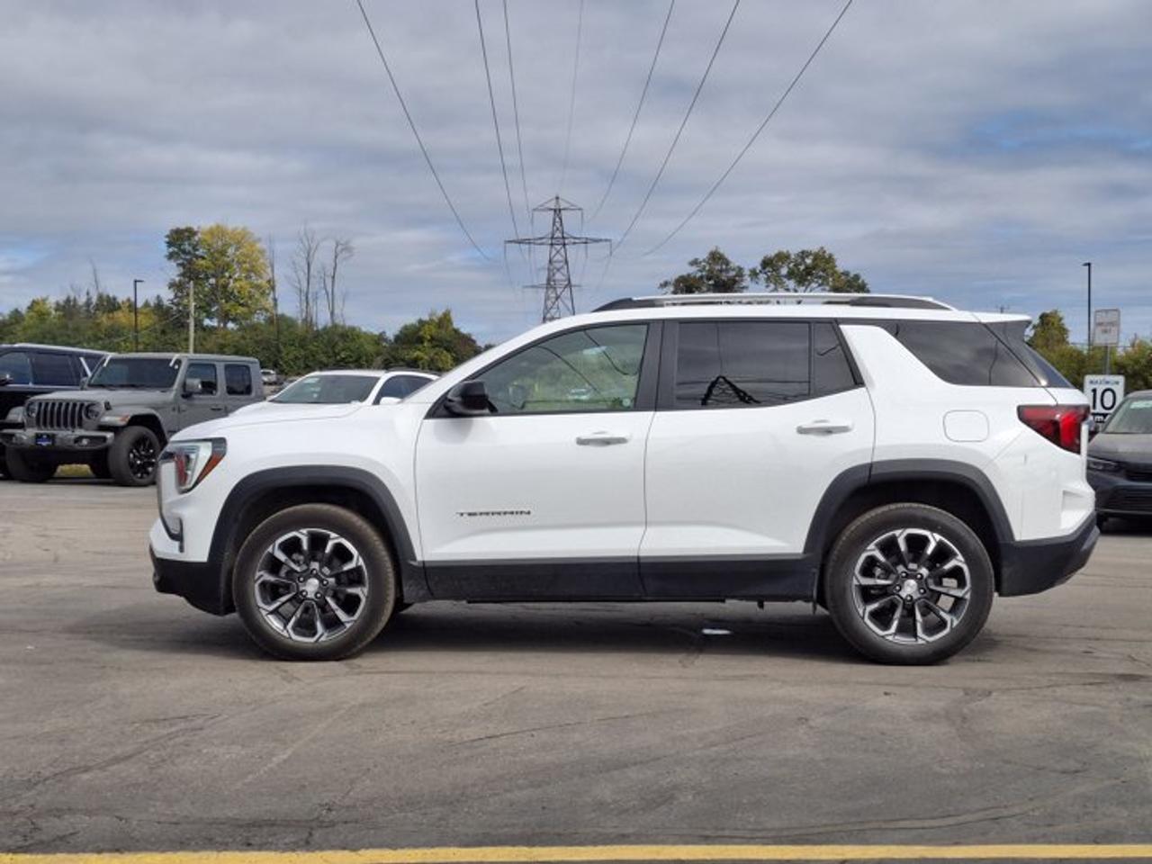 2026 GMC Terrain AWD Elevation | Leather | Heated Seats + Steering | Adaptive Cruise | Power Liftgate | and More ! Photo5
