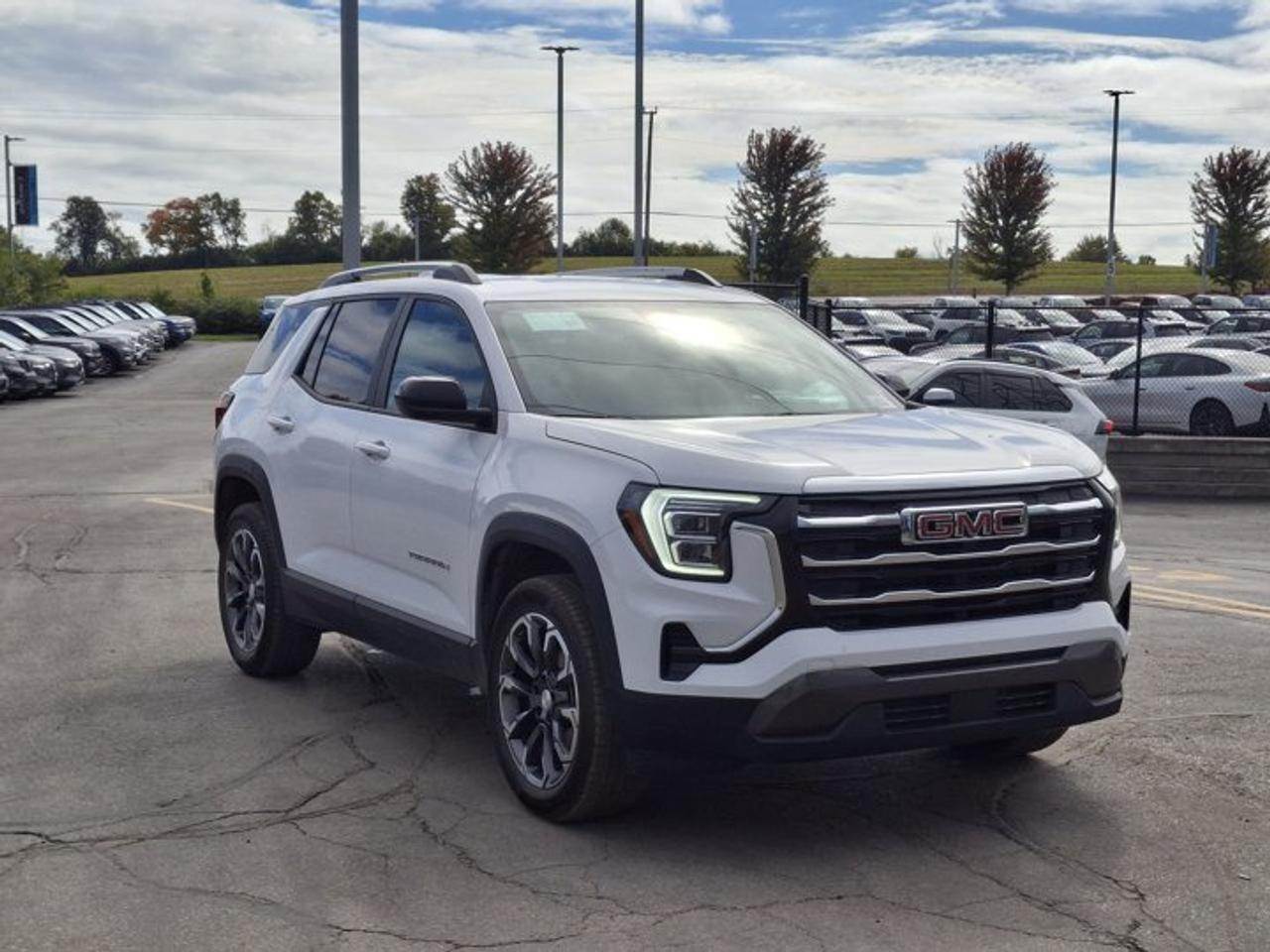 2026 GMC Terrain AWD Elevation | Leather | Heated Seats + Steering | Adaptive Cruise | Power Liftgate | and More ! Photo