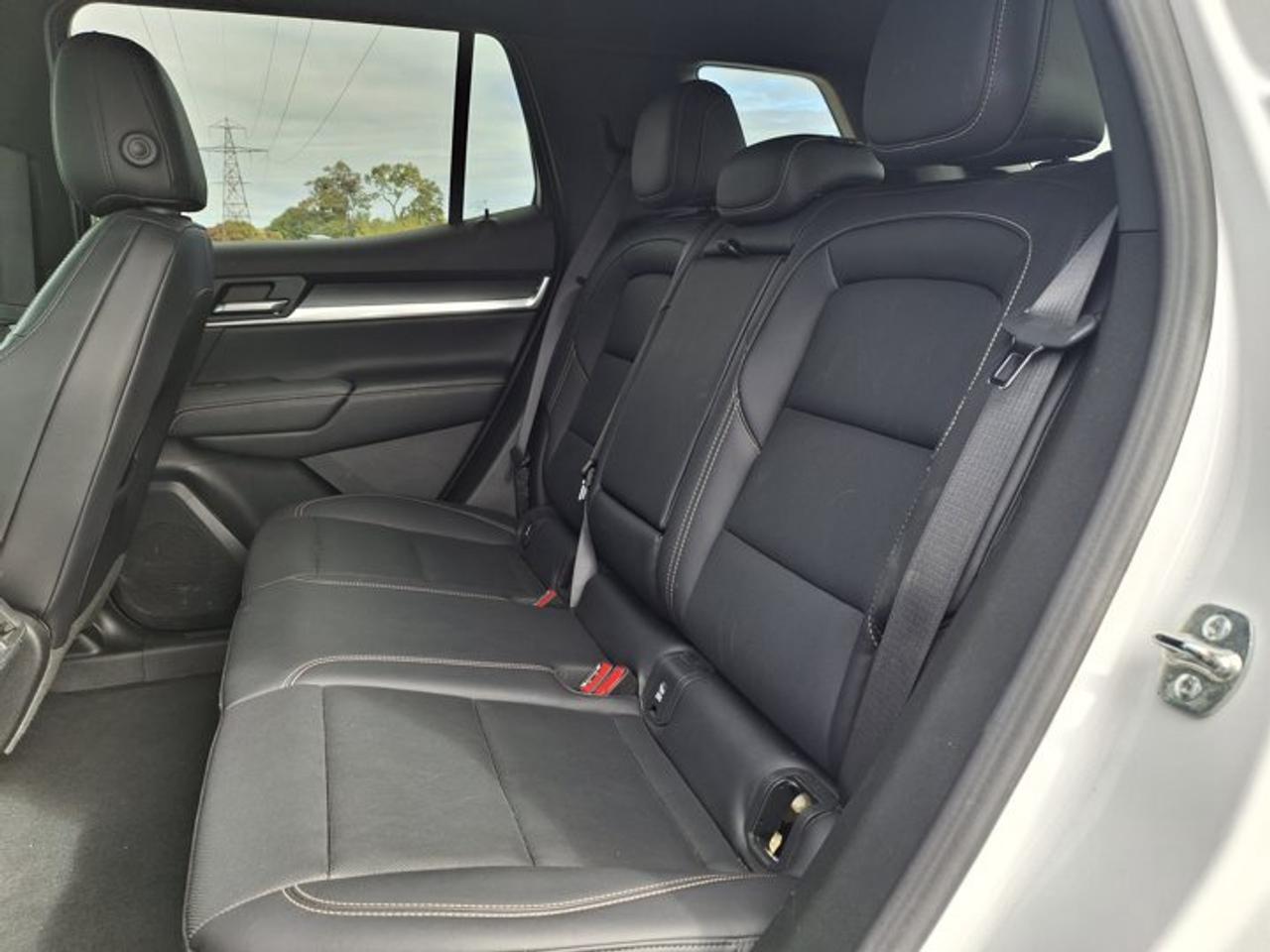 2026 GMC Terrain AWD Elevation | Leather | Heated Seats + Steering | Adaptive Cruise | Power Liftgate | and More ! Photo
