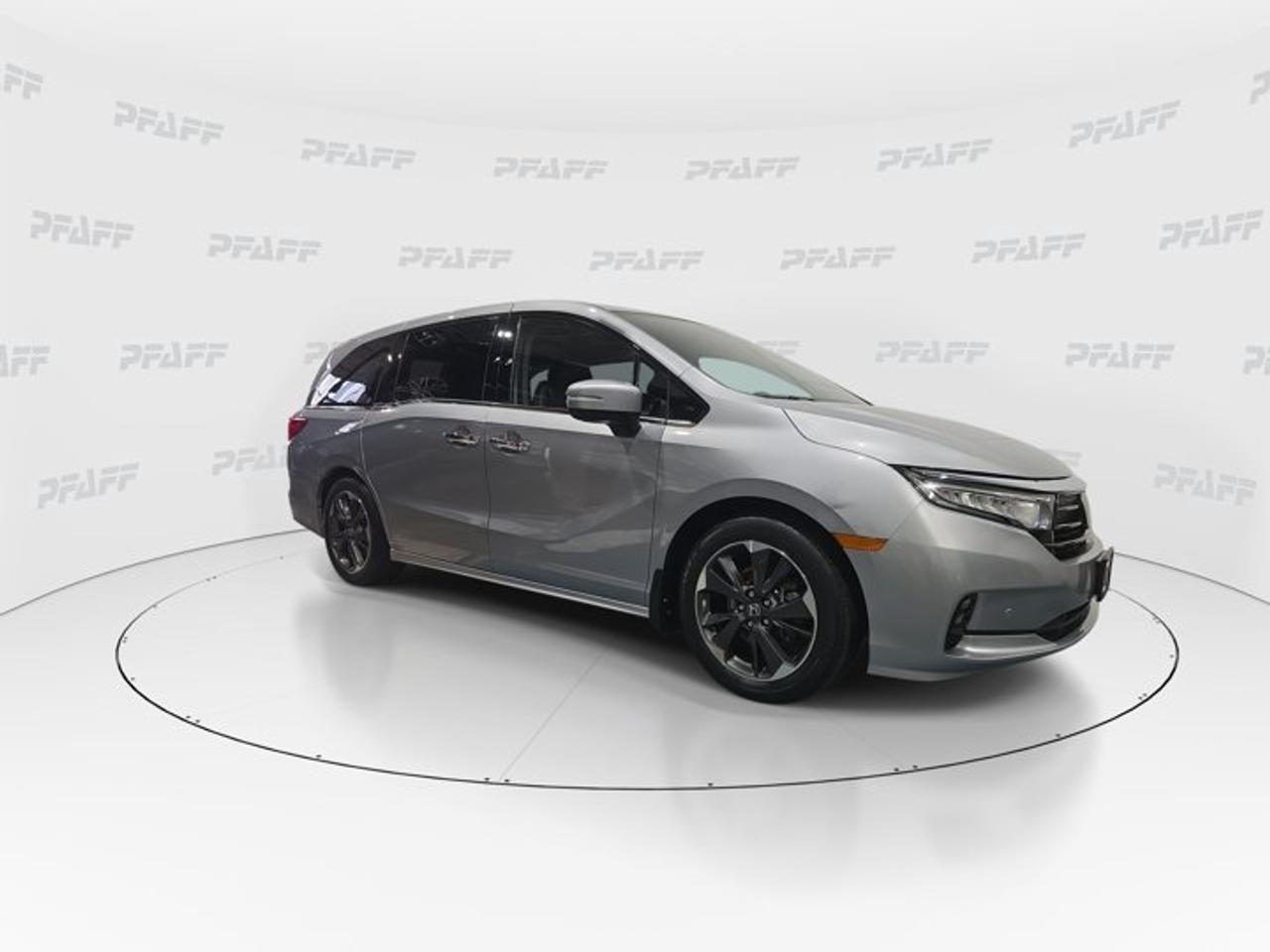 2022 Honda Odyssey Touring Photo5