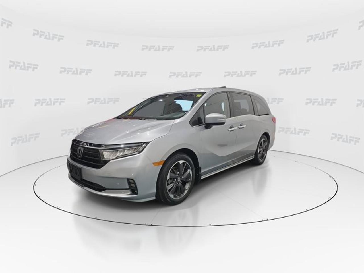 2022 Honda Odyssey Touring Photo3