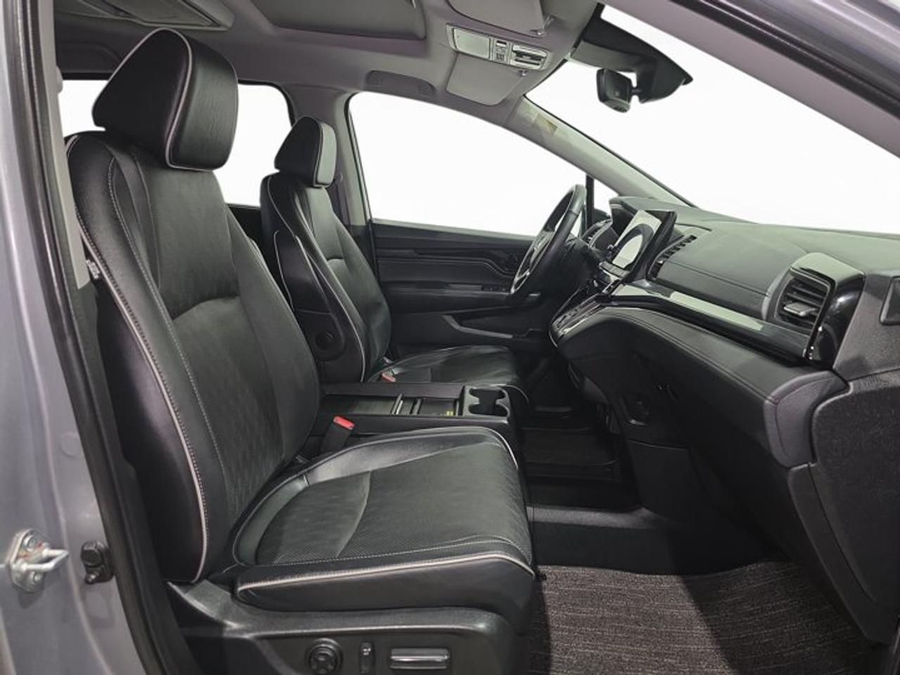 2022 Honda Odyssey Touring Photo