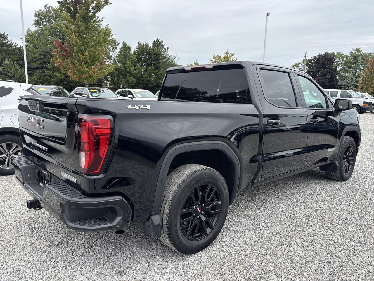 2022 GMC Sierra 1500 Elevation *CLEAN CARFAX* Photo4