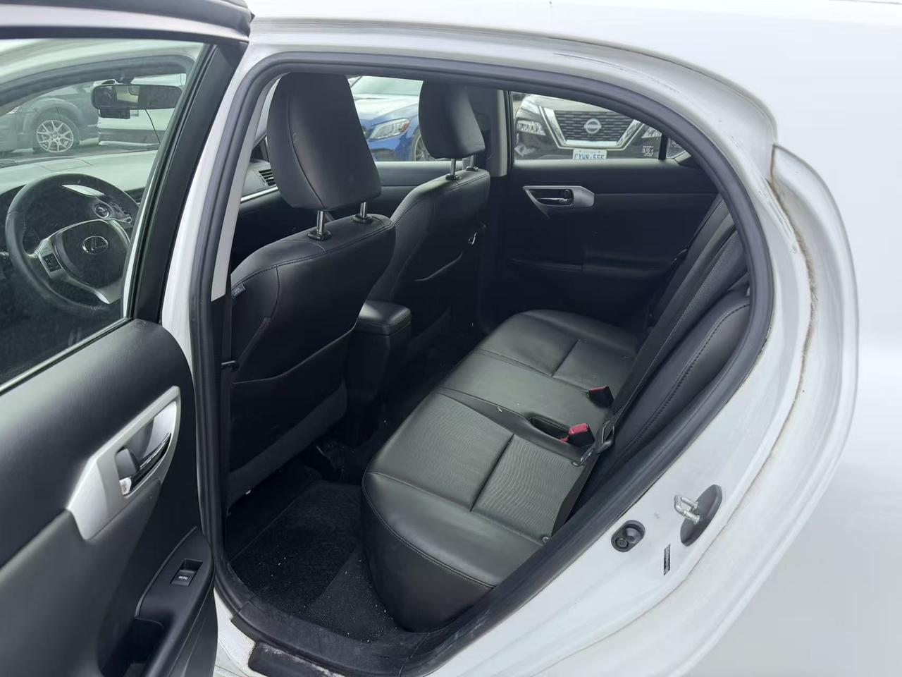 2013 Lexus CT 200h FWD 4dr Hybrid Photo