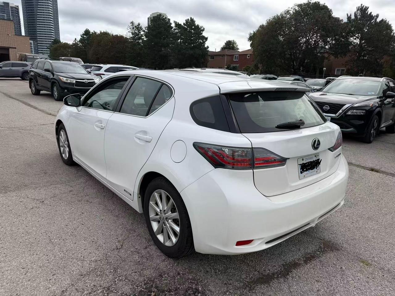 2013 Lexus CT 200h FWD 4dr Hybrid Photo