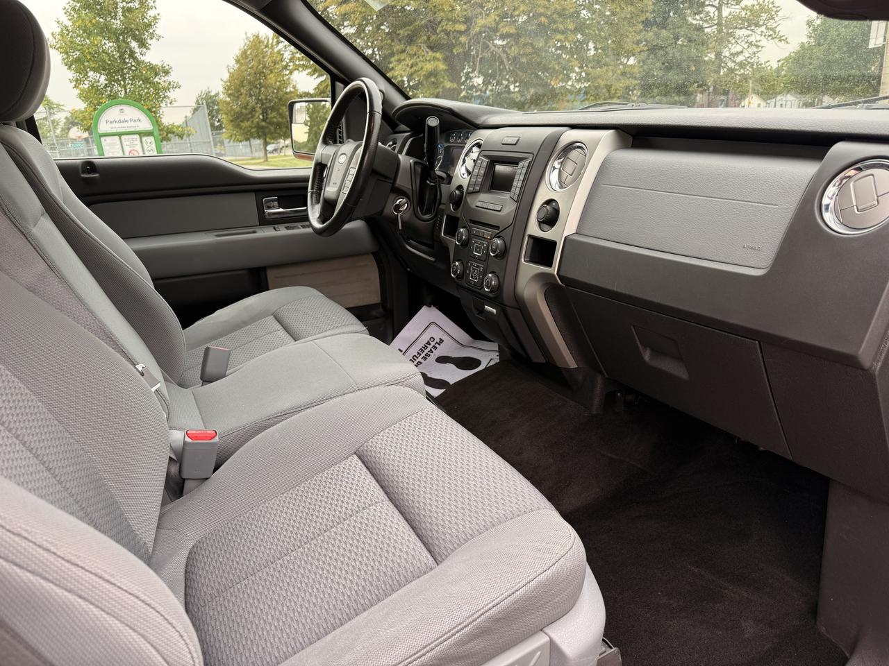 2013 Ford F-150 XLT Photo