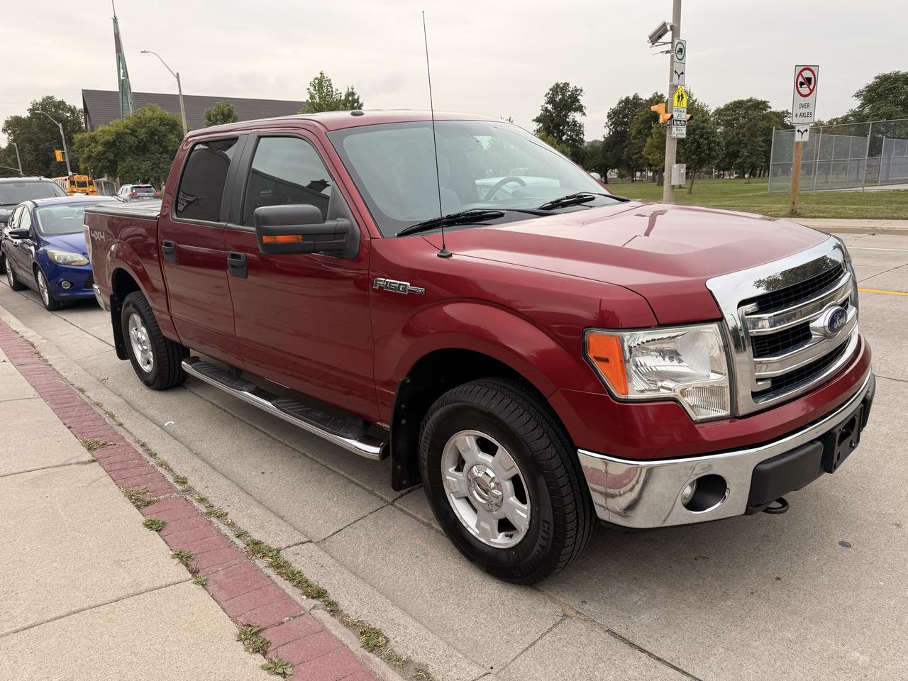 2013 Ford F-150 XLT Photo