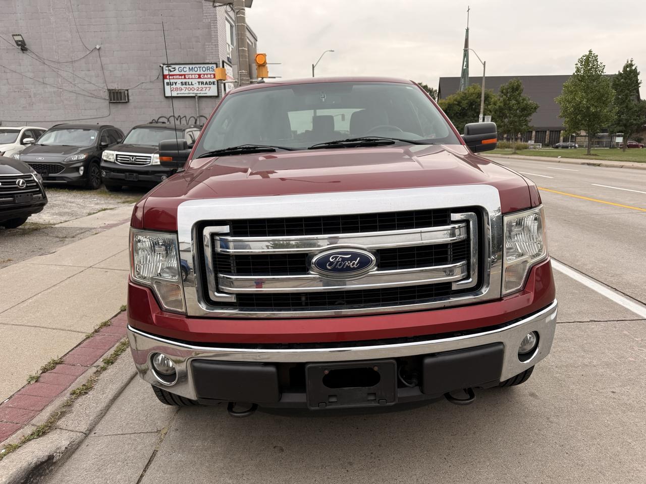 2013 Ford F-150 XLT Photo3
