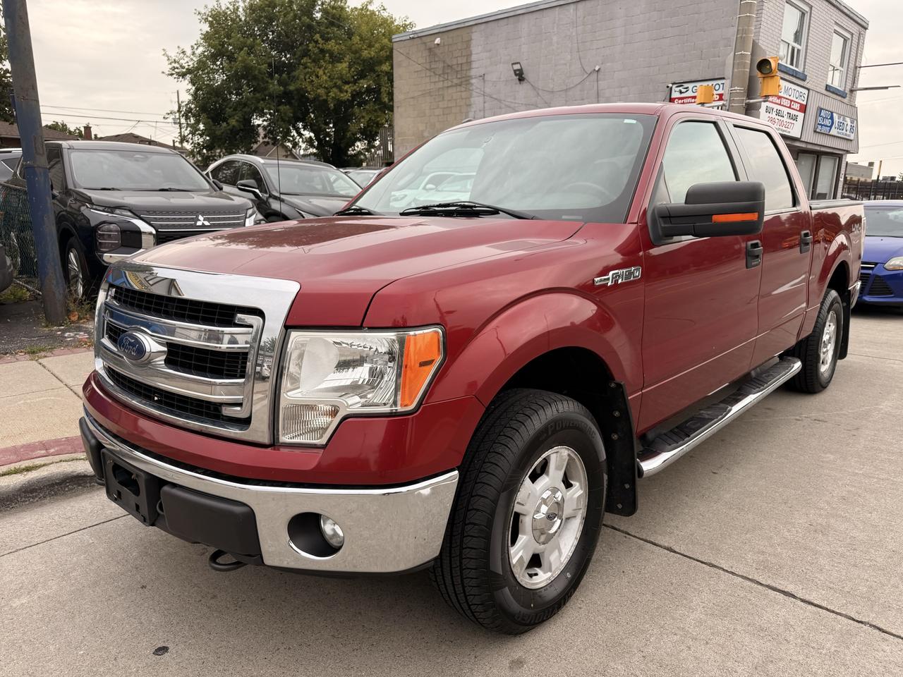 2013 Ford F-150 XLT - Photo #1