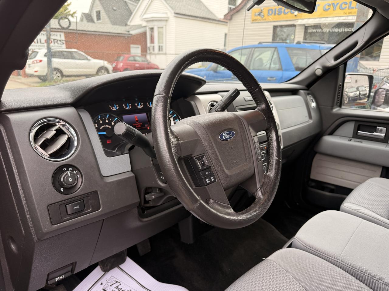 2013 Ford F-150 XLT Photo