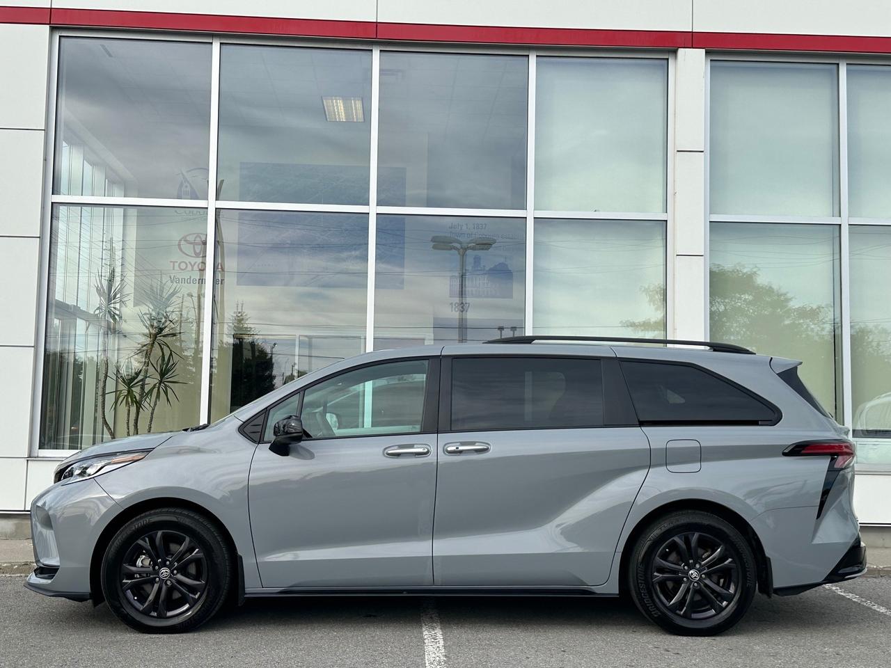 2025 Toyota Sienna XSE 7-Passenger XSE AWD! Photo