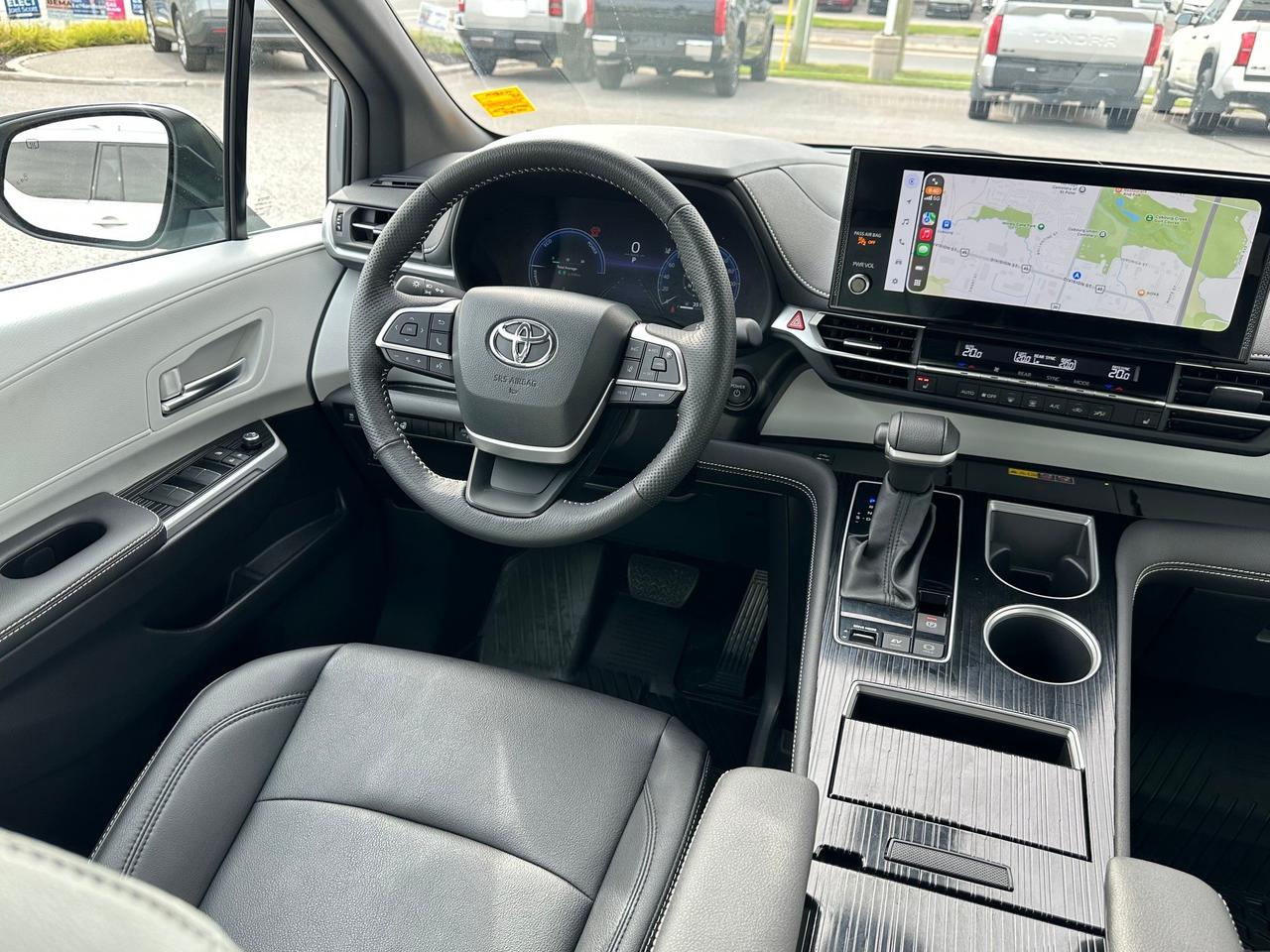 2025 Toyota Sienna XSE 7-Passenger XSE AWD! Photo