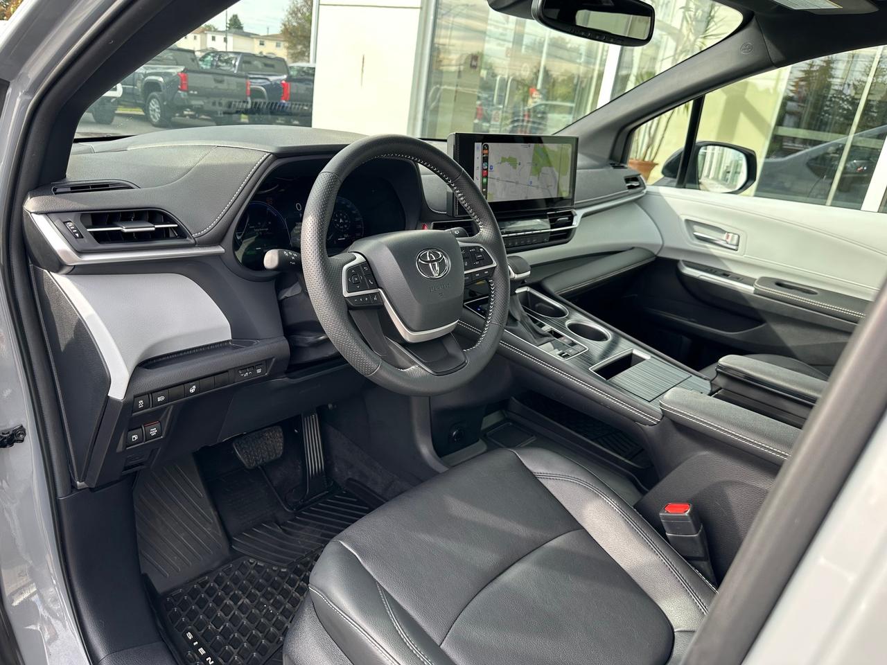 2025 Toyota Sienna XSE 7-Passenger XSE AWD! Photo