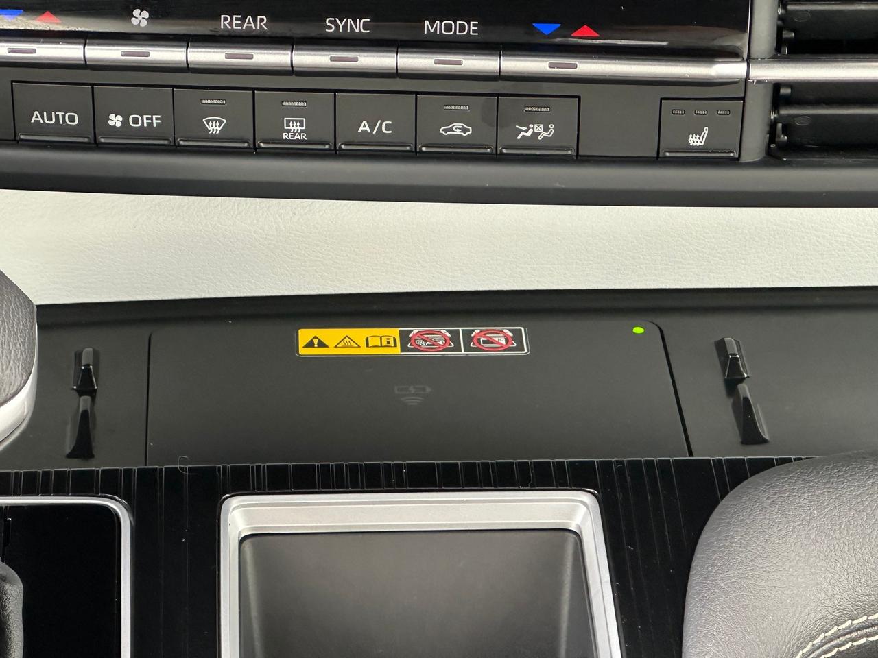 2025 Toyota Sienna XSE 7-Passenger XSE AWD! Photo