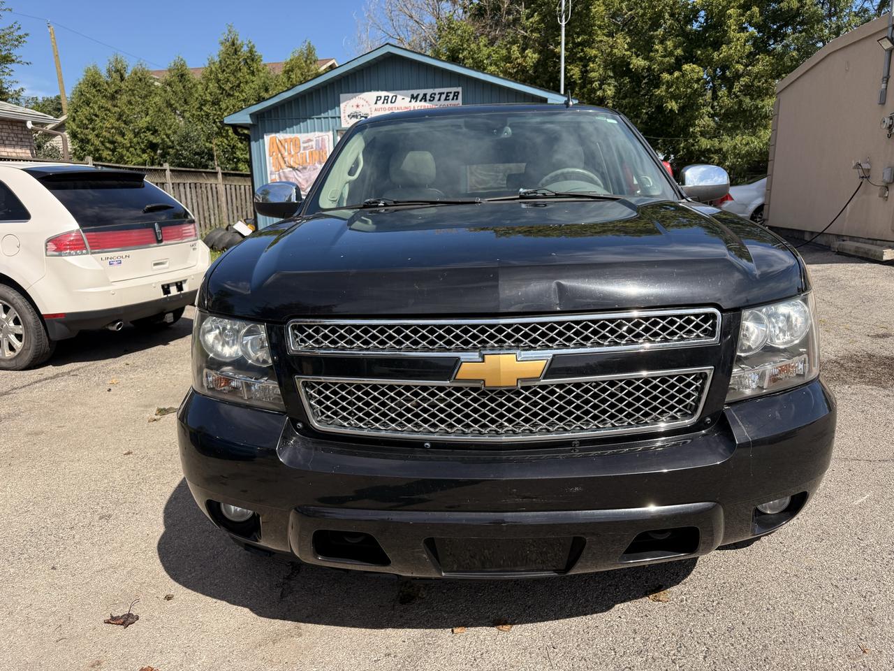 2010 Chevrolet Suburban 4WD 4dr 1500 LTZ Photo3
