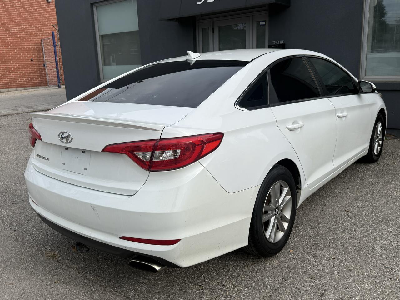 2016 Hyundai Sonata 2.4L GL Photo4