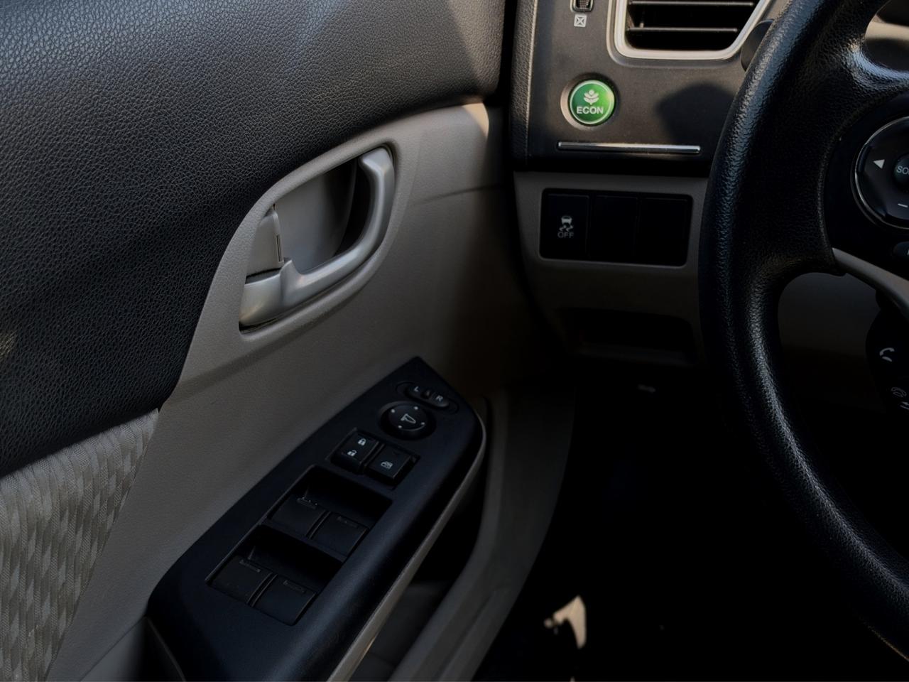 2014 Honda Civic 4dr Cvt Lx Photo