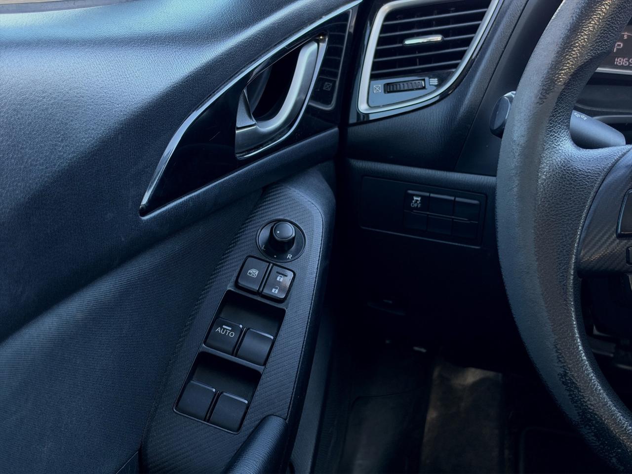 2014 Mazda MAZDA3 4DR SDN MAN GS-SKY Photo
