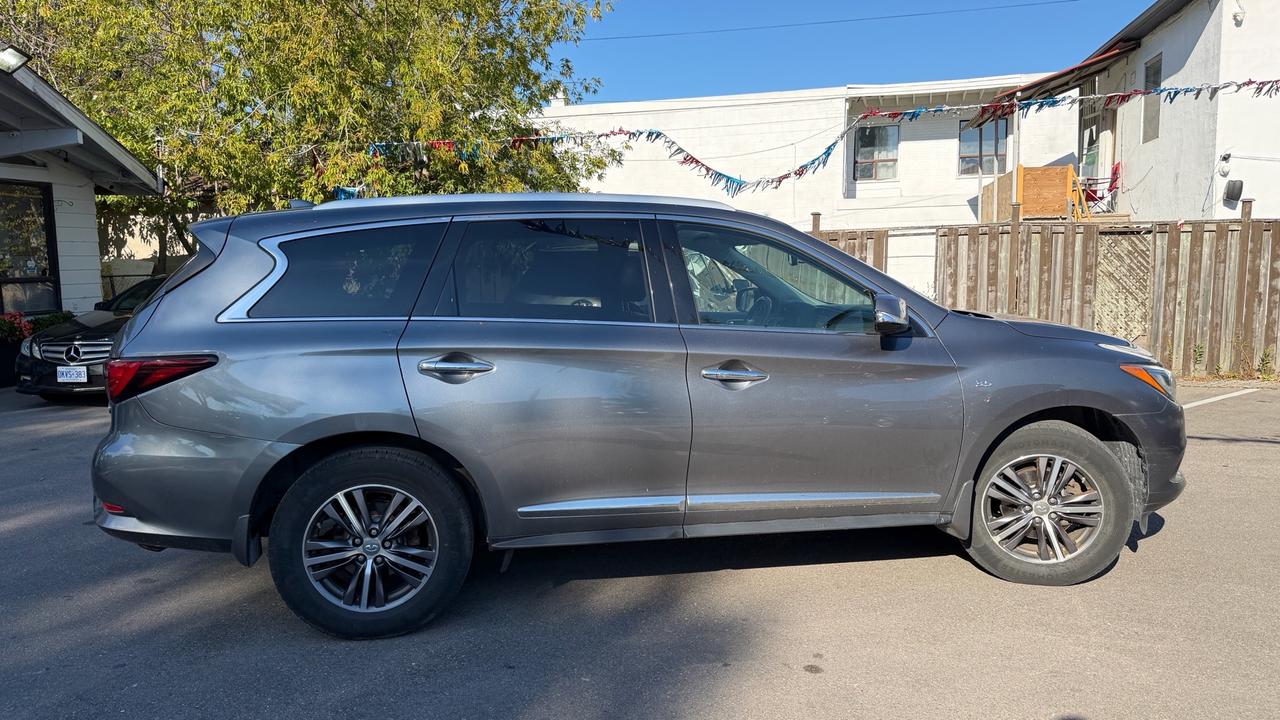 2018 Infiniti QX60 AWD Photo2