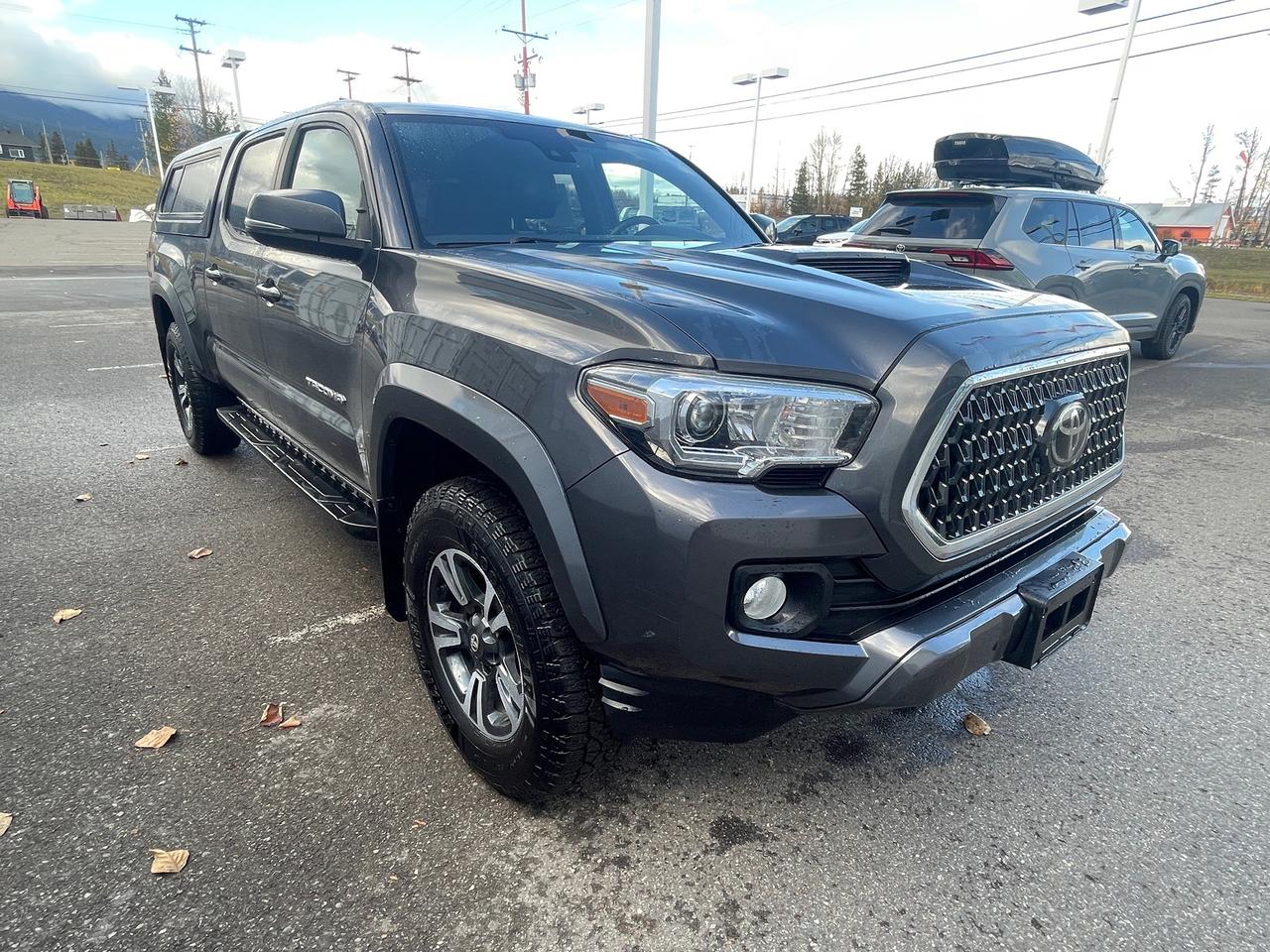 2018 Toyota Tacoma SR5 Photo1