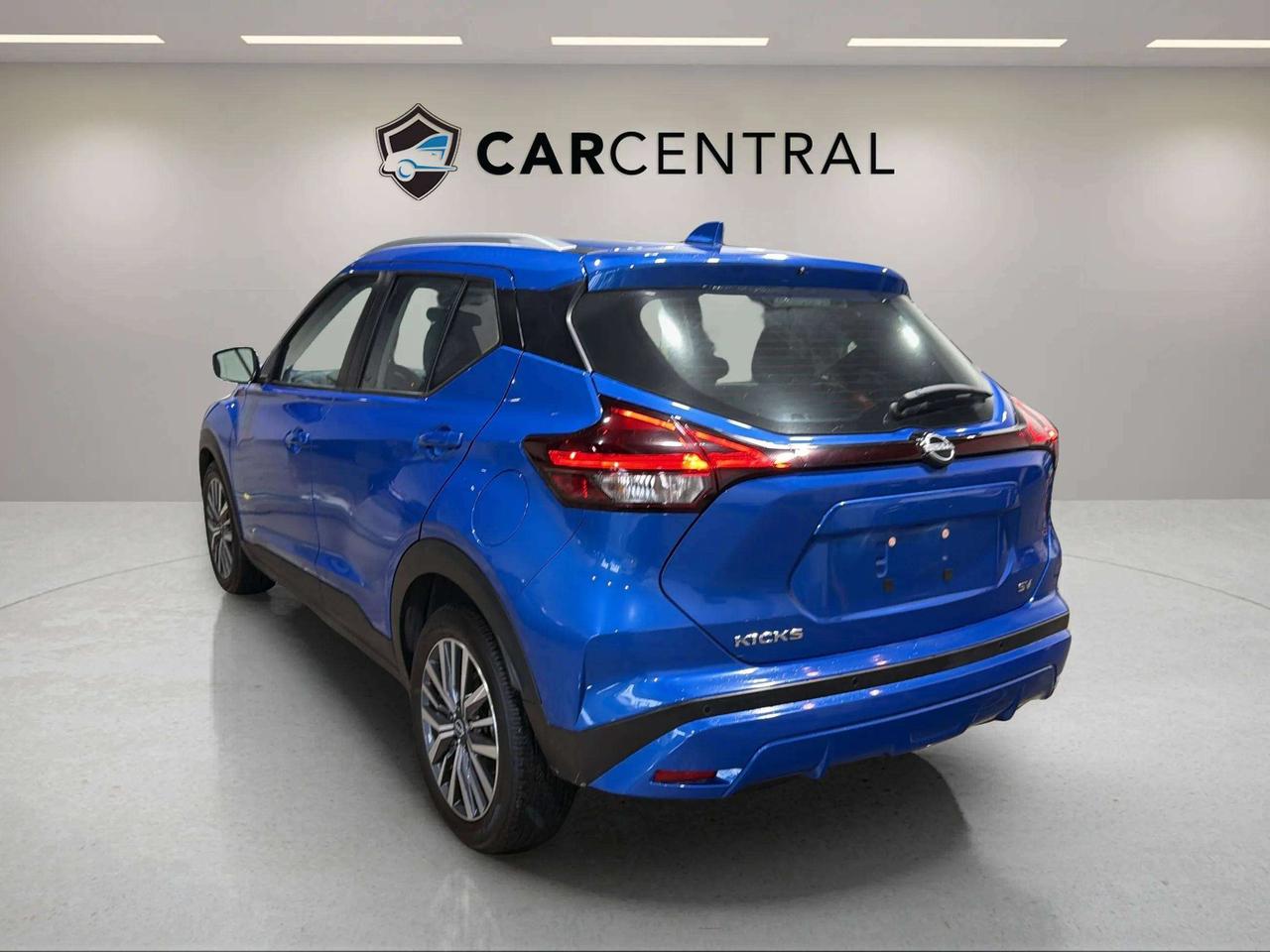 2024 Nissan Kicks SV| CLEAN CARFAX| BLIND SPOT| HTD SEATS| CARPLAY Photo