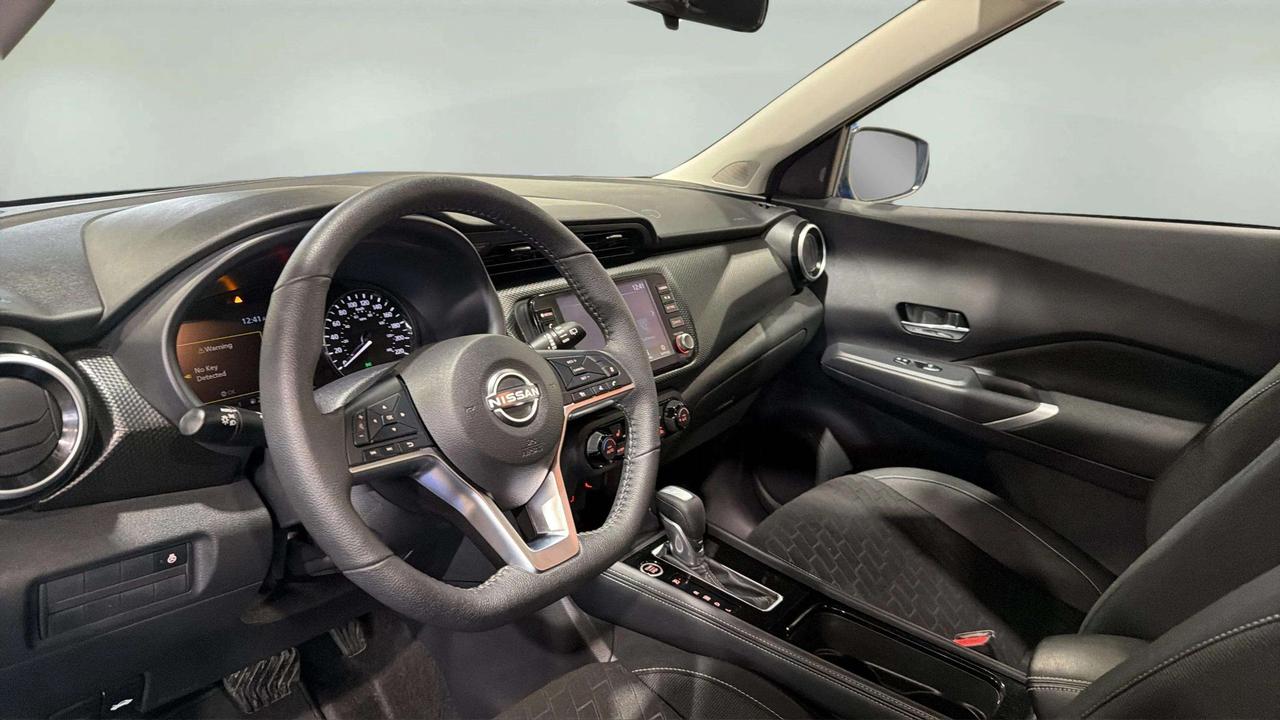 2024 Nissan Kicks SV| CLEAN CARFAX| BLIND SPOT| HTD SEATS| CARPLAY Photo