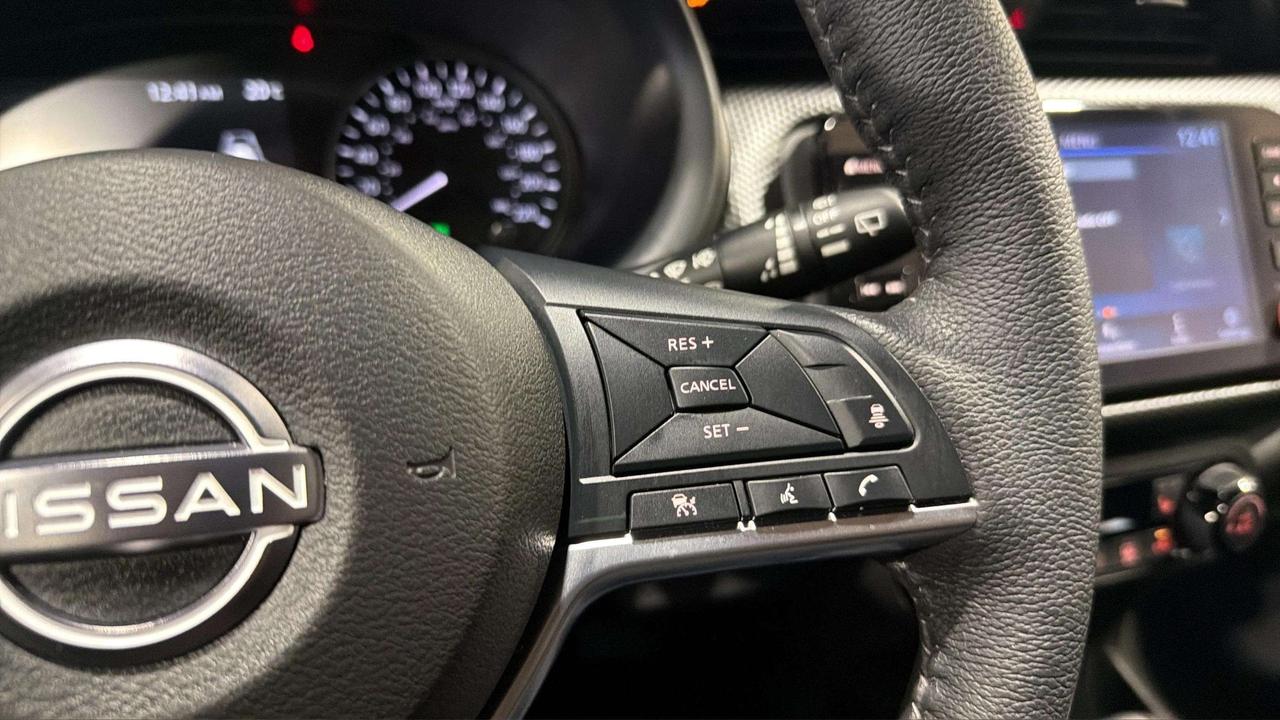 2024 Nissan Kicks SV| CLEAN CARFAX| BLIND SPOT| HTD SEATS| CARPLAY Photo