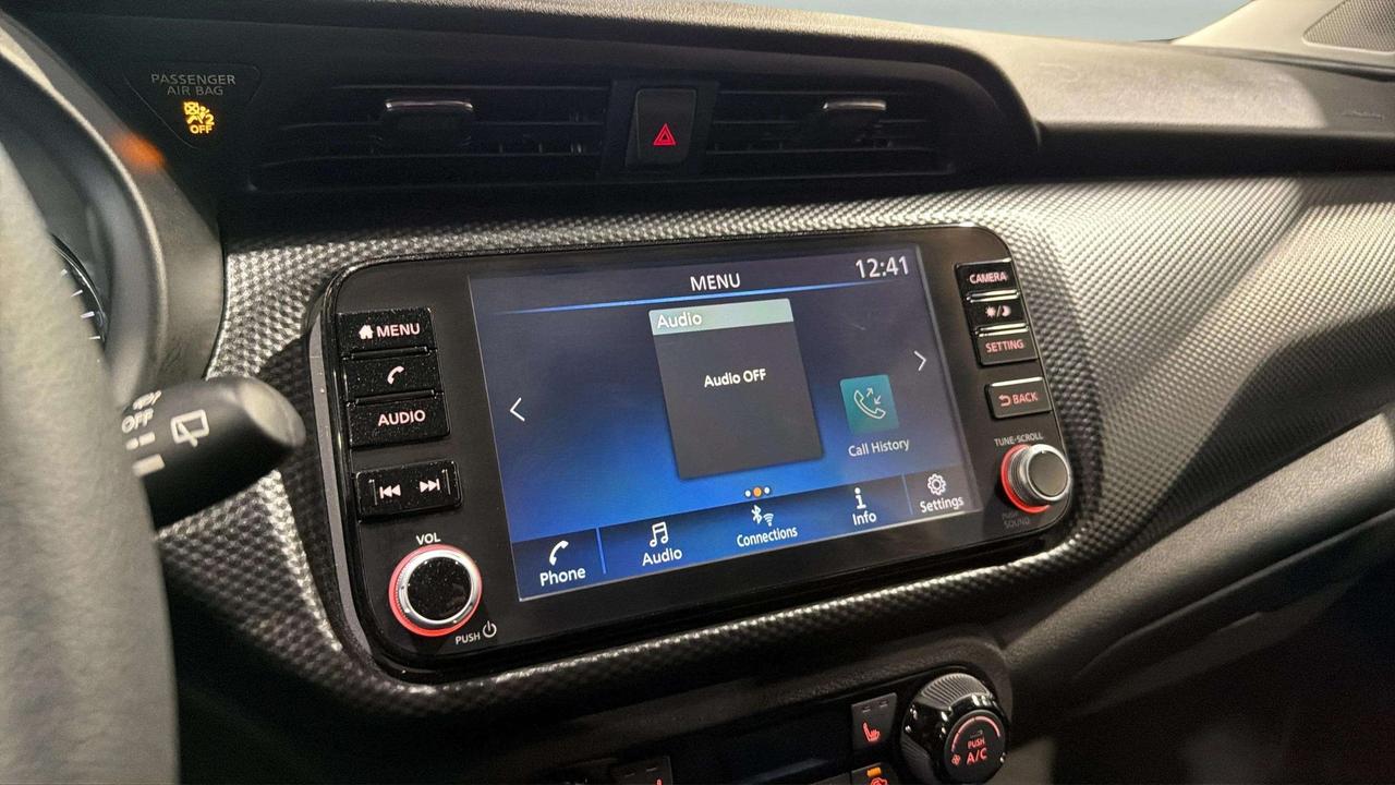 2024 Nissan Kicks SV| CLEAN CARFAX| BLIND SPOT| HTD SEATS| CARPLAY Photo