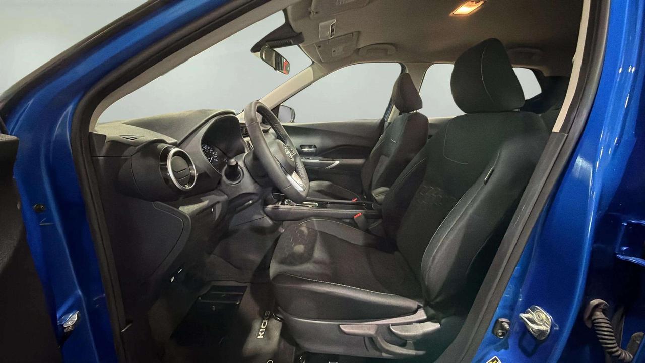 2024 Nissan Kicks SV| CLEAN CARFAX| BLIND SPOT| HTD SEATS| CARPLAY Photo
