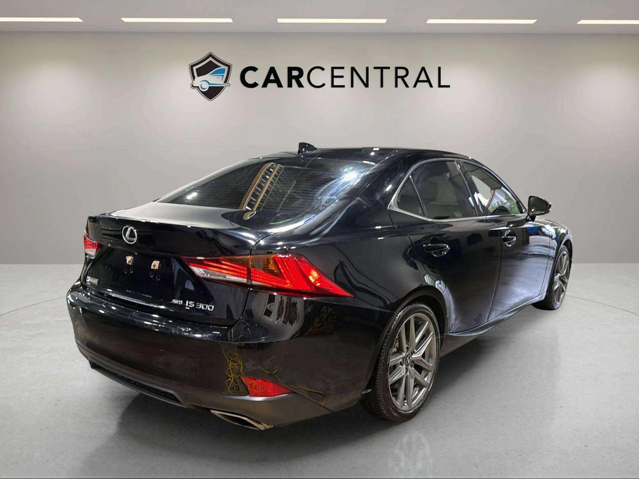 2019 Lexus IS IS 300| CLEAN CARFAX| F1 SPORT|CARPLAY| VENT SEATS Photo