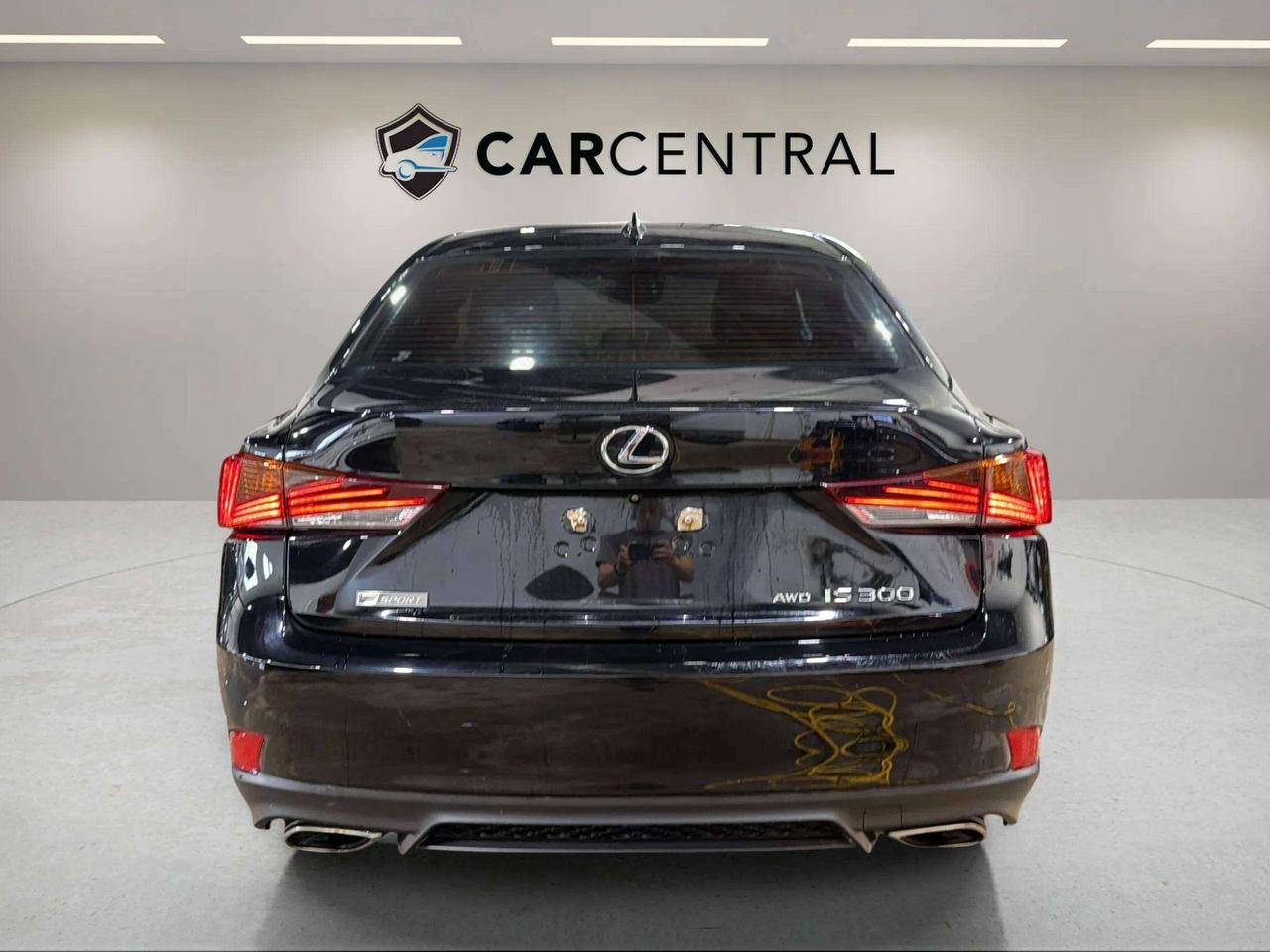 2019 Lexus IS IS 300| CLEAN CARFAX| F1 SPORT|CARPLAY| VENT SEATS Photo
