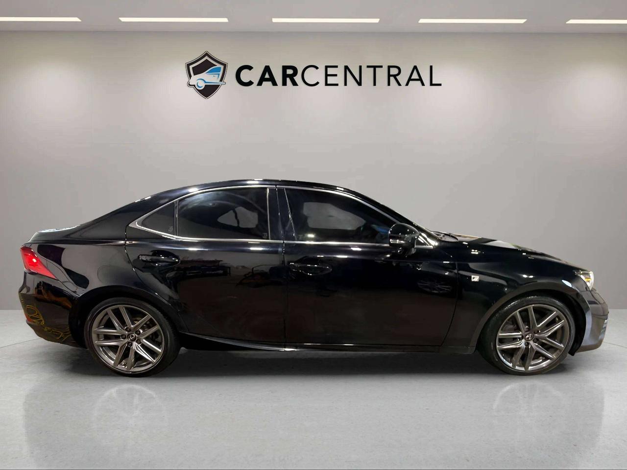 2019 Lexus IS IS 300| CLEAN CARFAX| F1 SPORT|CARPLAY| VENT SEATS Photo