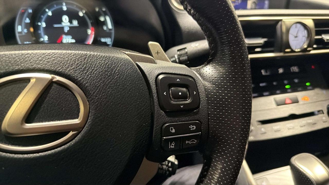 2019 Lexus IS IS 300| CLEAN CARFAX| F1 SPORT|CARPLAY| VENT SEATS Photo