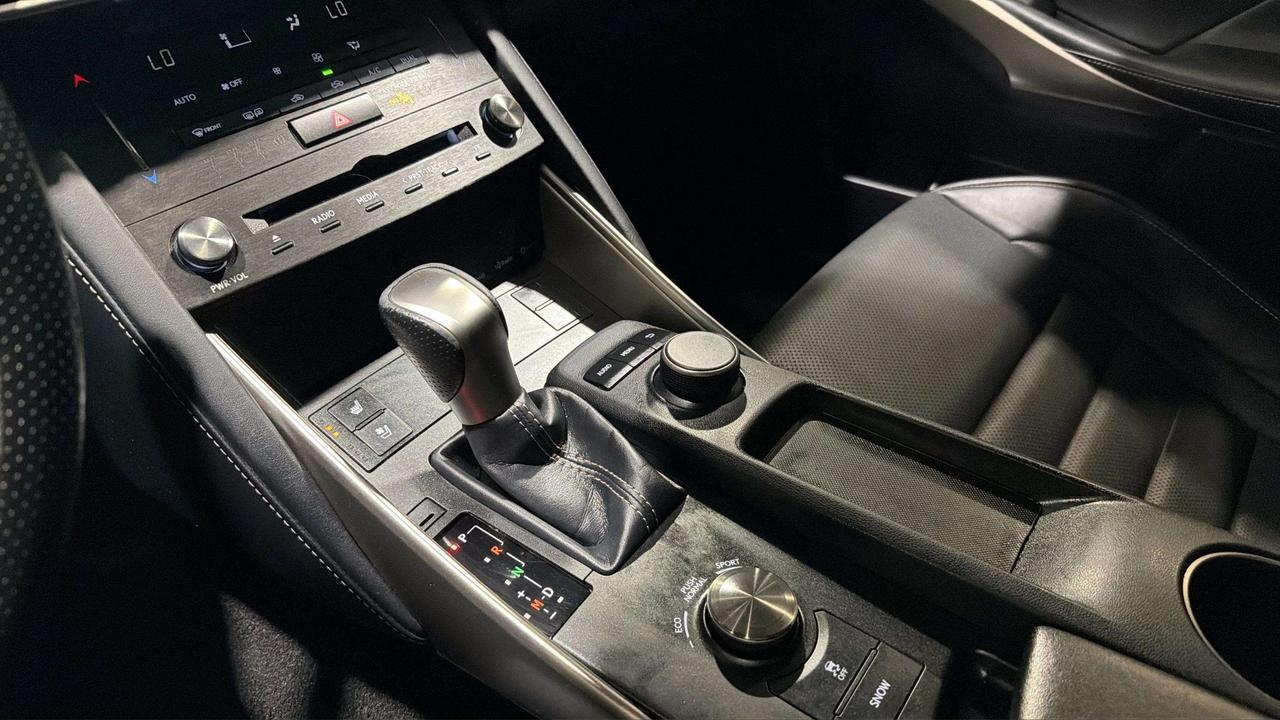 2019 Lexus IS IS 300| CLEAN CARFAX| F1 SPORT|CARPLAY| VENT SEATS Photo