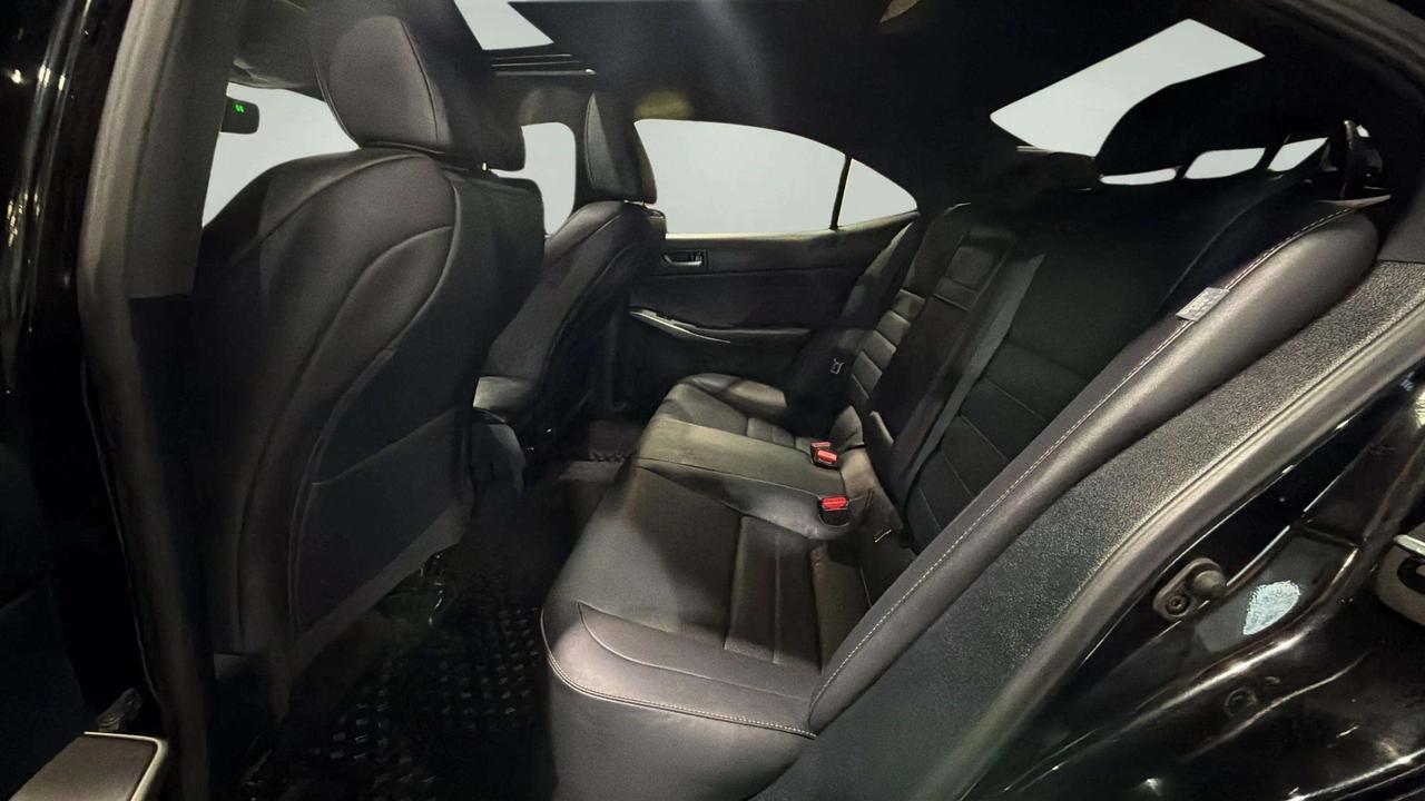 2019 Lexus IS IS 300| CLEAN CARFAX| F1 SPORT|CARPLAY| VENT SEATS Photo
