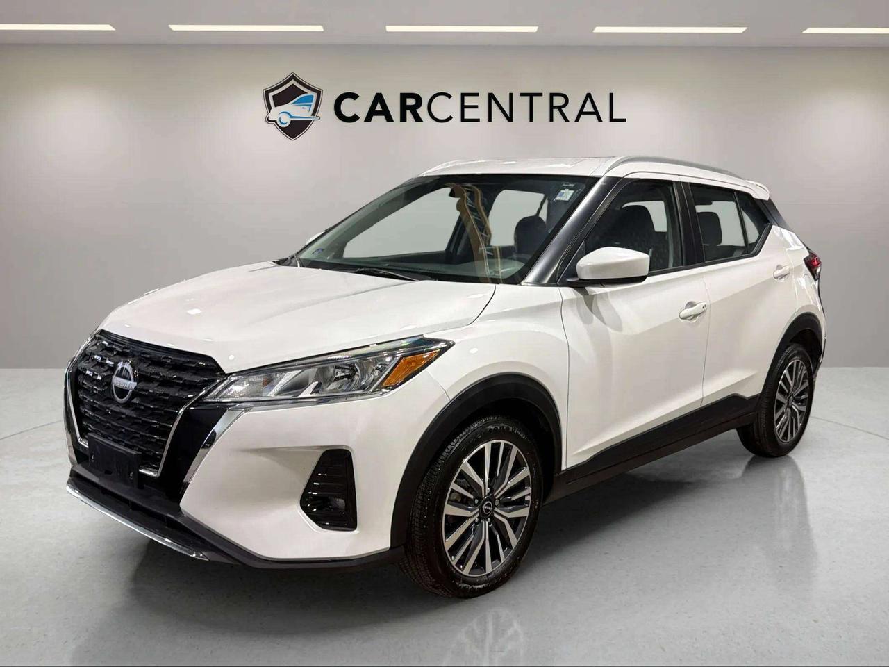 2024 Nissan Kicks SV| CLEAN CARFAX| BLIND SPOT| HTD SEATS| CARPLAY Photo