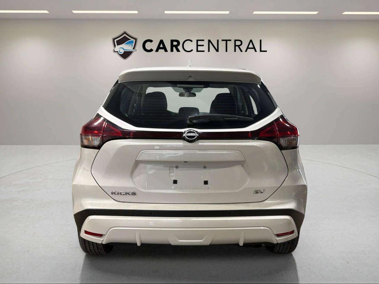 2024 Nissan Kicks SV| CLEAN CARFAX| BLIND SPOT| HTD SEATS| CARPLAY Photo