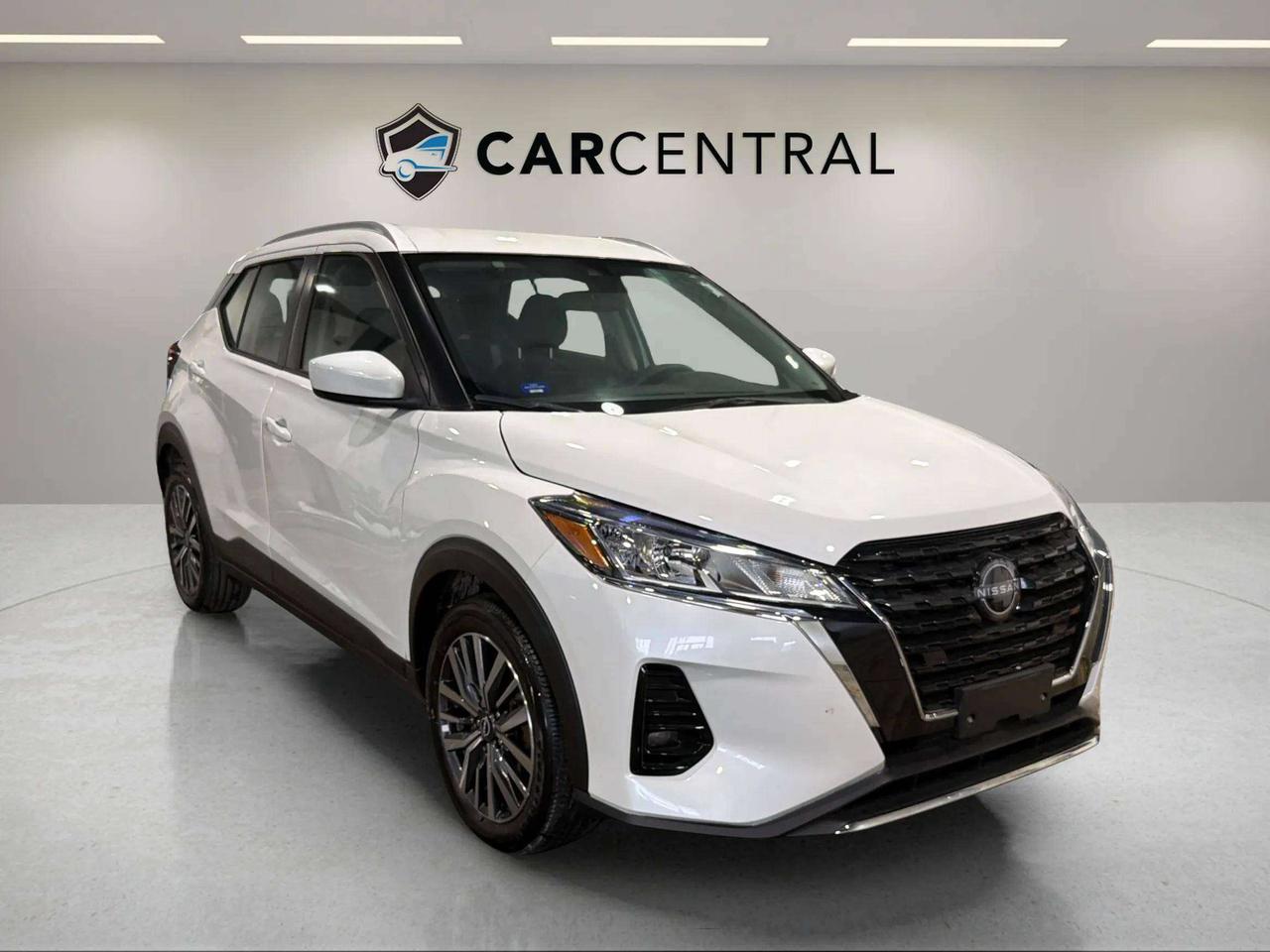 2024 Nissan Kicks SV| CLEAN CARFAX| BLIND SPOT| HTD SEATS| CARPLAY Photo