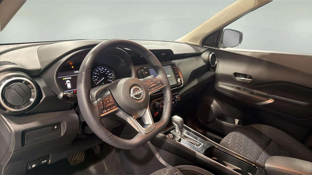 2024 Nissan Kicks SV| CLEAN CARFAX| BLIND SPOT| HTD SEATS| CARPLAY Photo