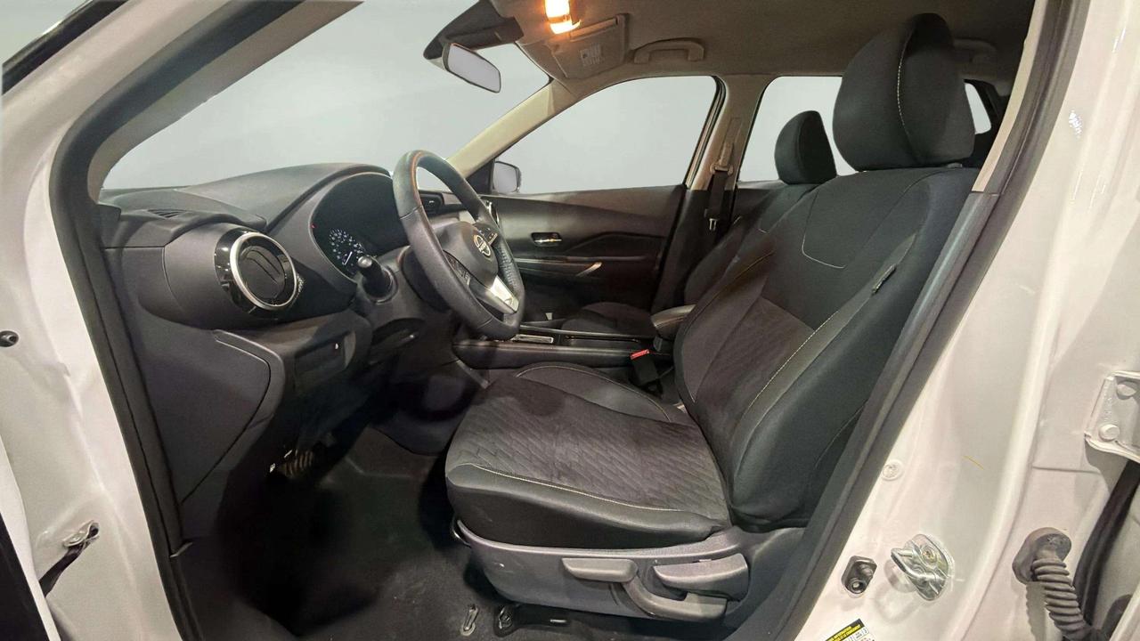 2024 Nissan Kicks SV| CLEAN CARFAX| BLIND SPOT| HTD SEATS| CARPLAY Photo
