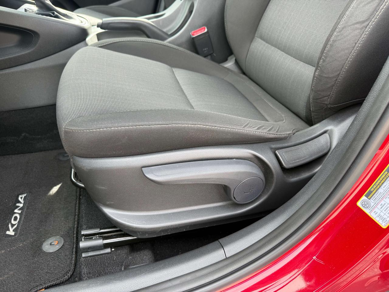 2023 Hyundai KONA Essential Photo