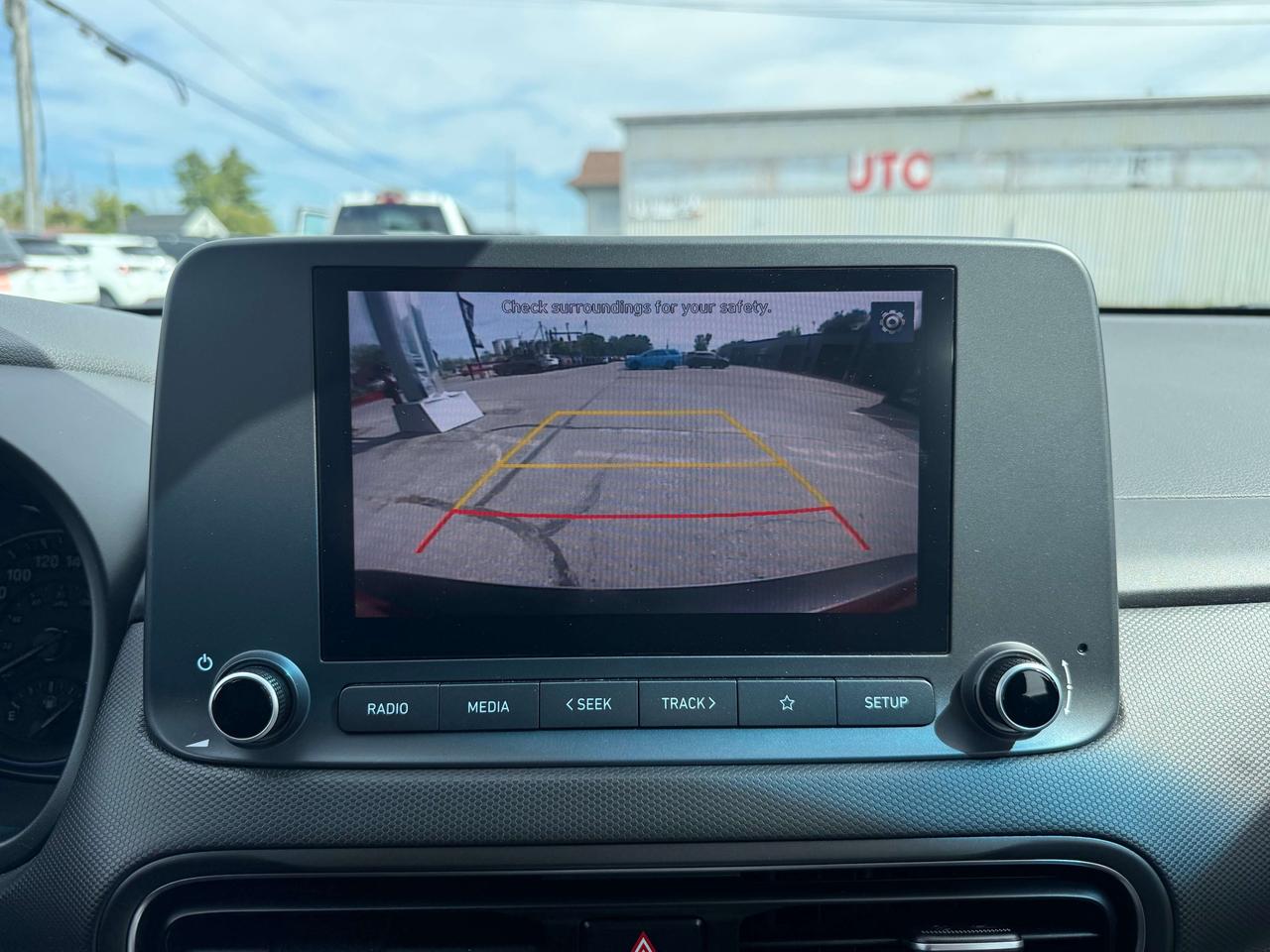 2023 Hyundai KONA Essential Photo