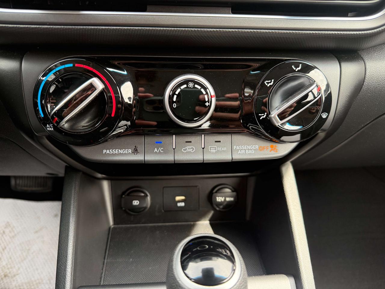 2023 Hyundai KONA Essential Photo
