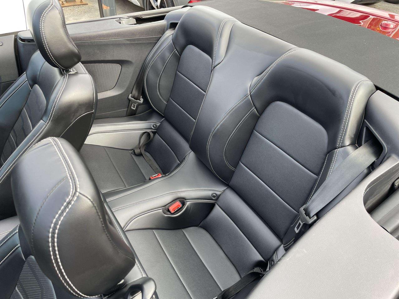 2019 Ford Mustang EcoBoost ONLY 52,000KMS!!  LEATHER, HTD.& VENTED SEATS, BK. CAM, ALLOYS Photo