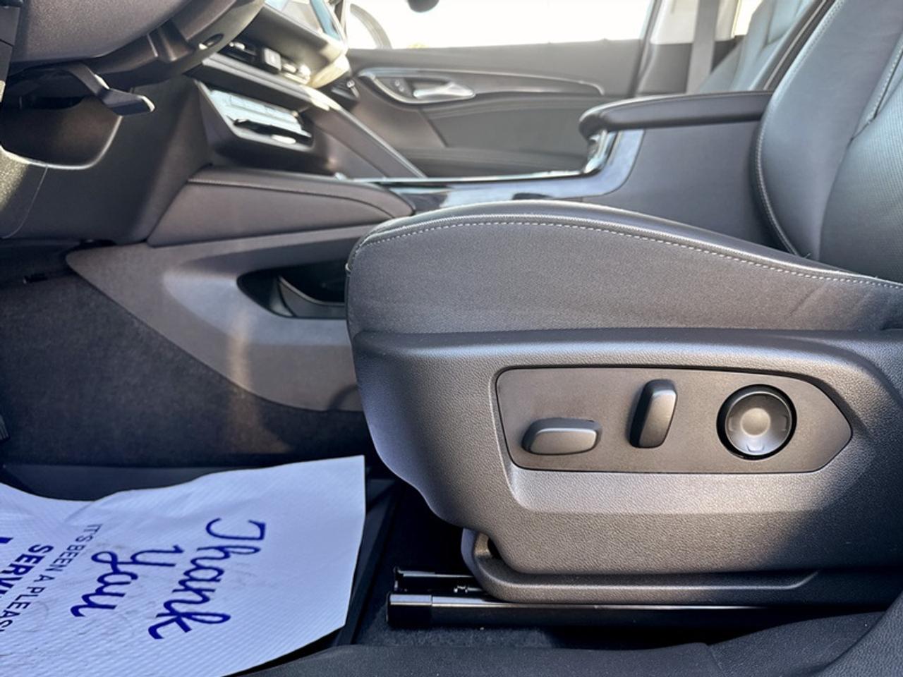 2021 Buick Envision Essence w/Tech Pkg I  *VERY LOW KMS* Photo