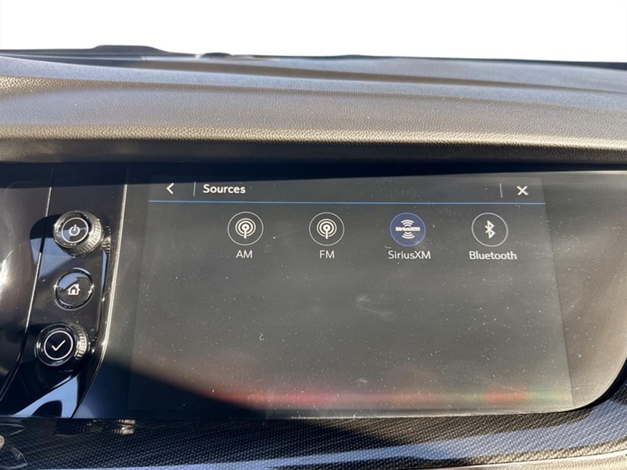 2021 Buick Envision Essence w/Tech Pkg I  *VERY LOW KMS* Photo