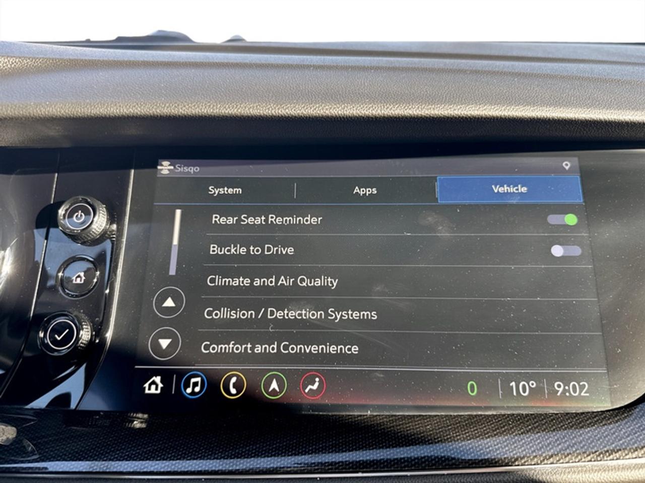 2021 Buick Envision Essence w/Tech Pkg I  *VERY LOW KMS* Photo