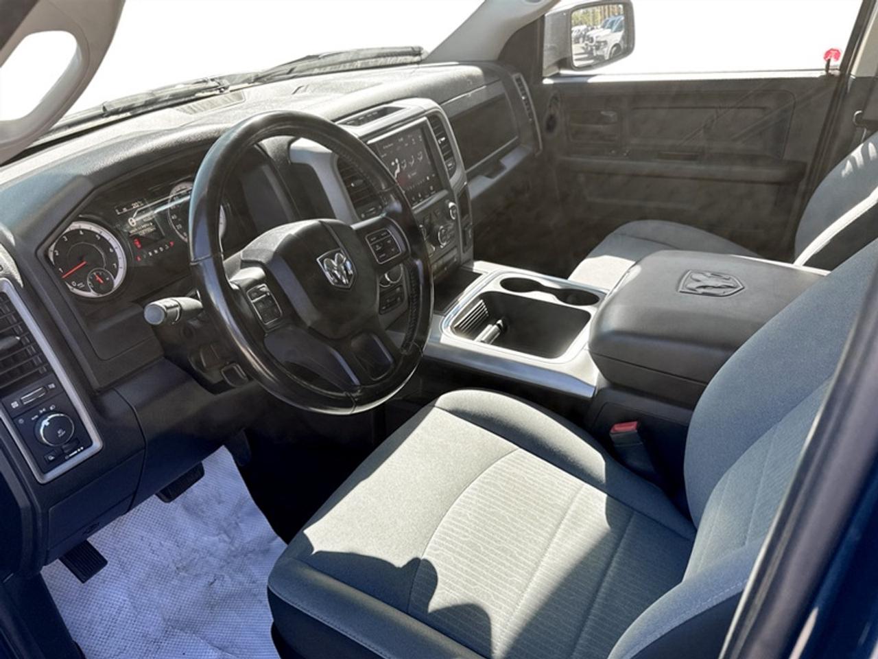 2021 RAM 1500 Classic EXPRESS NIGHT EDITION Photo